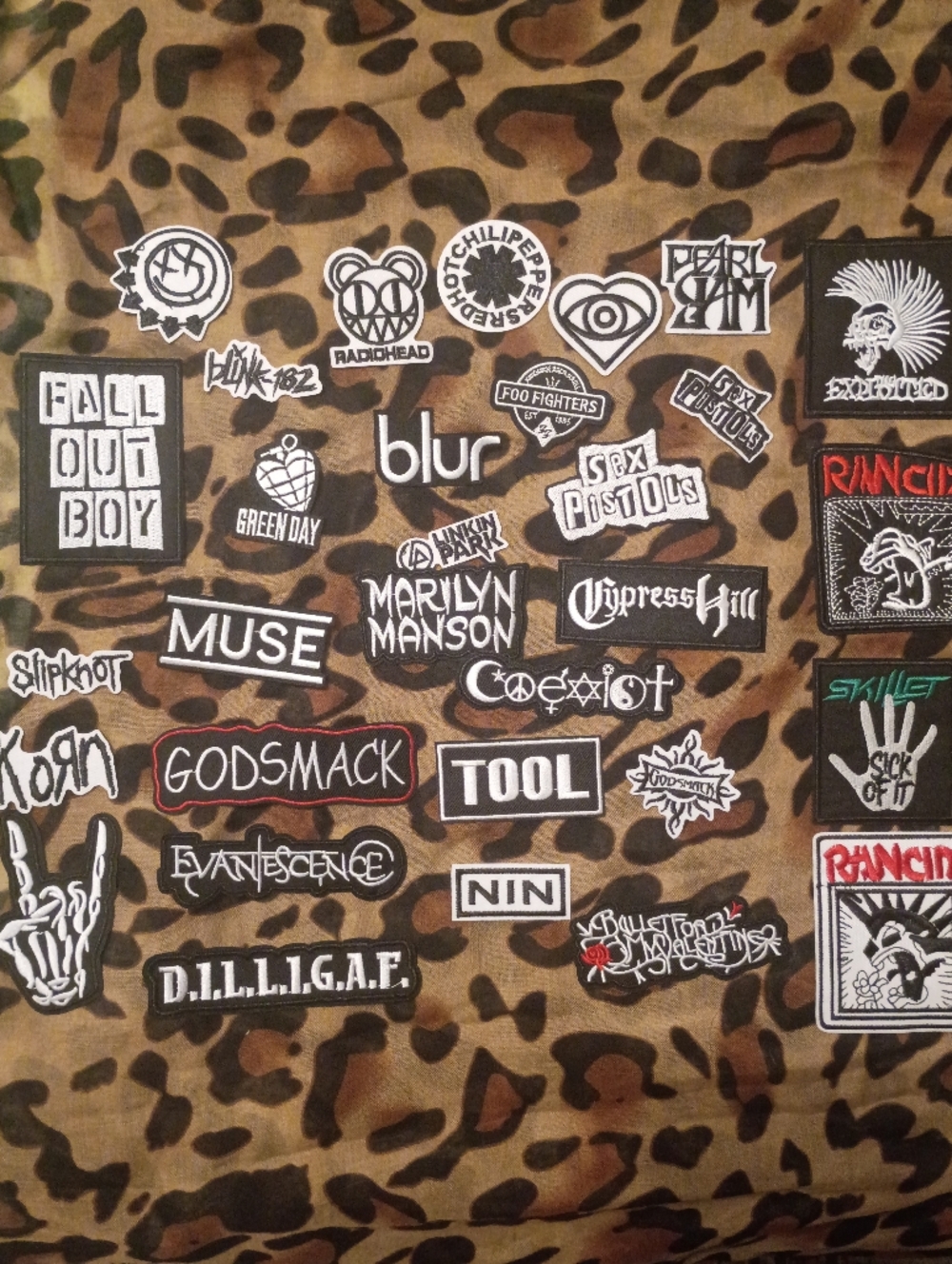 31 Patches Lot🌹BULLET FOR MY VALENTINE☠️TOOL💥NIN🔥KORN🤬BLINK 182😵AND MORE!